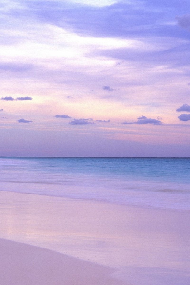 Розовый пляж на Багамах