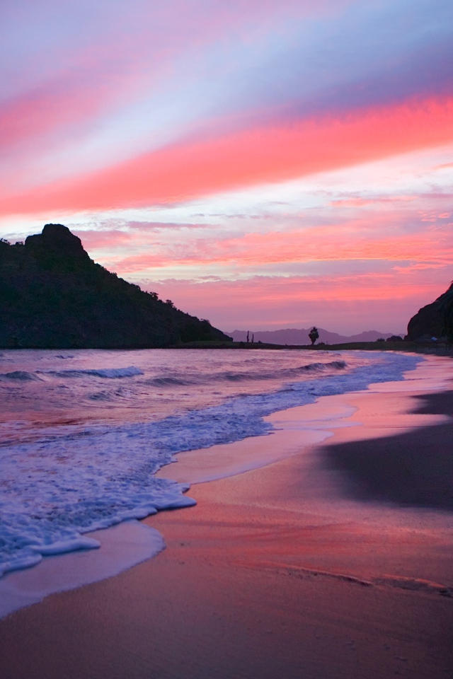 Розовый пляж