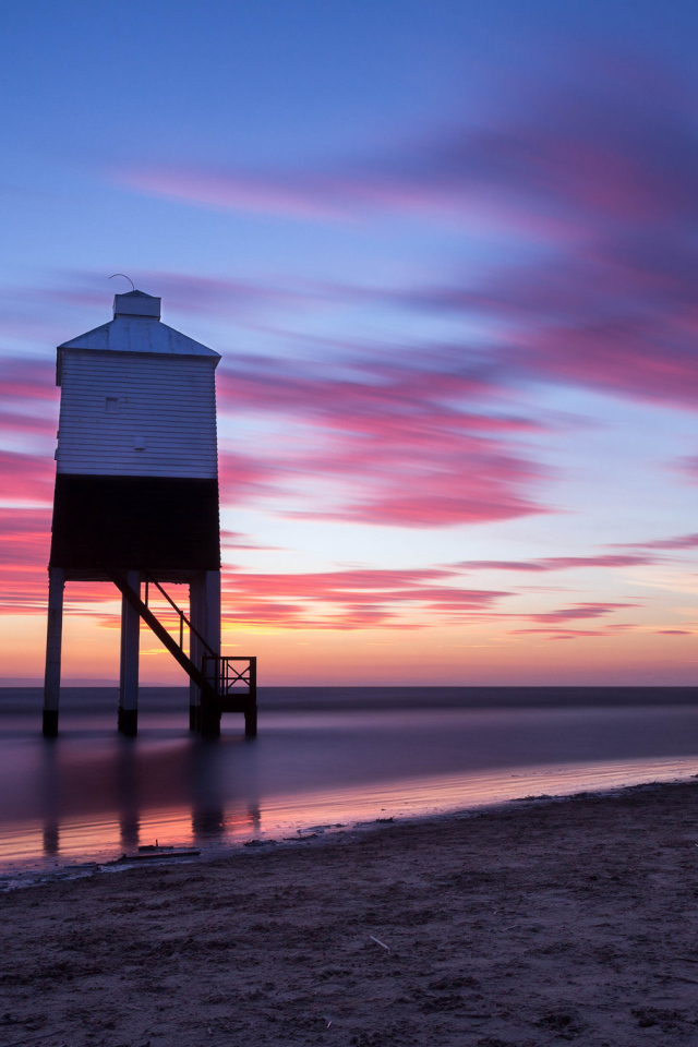 Розовые облака над морем