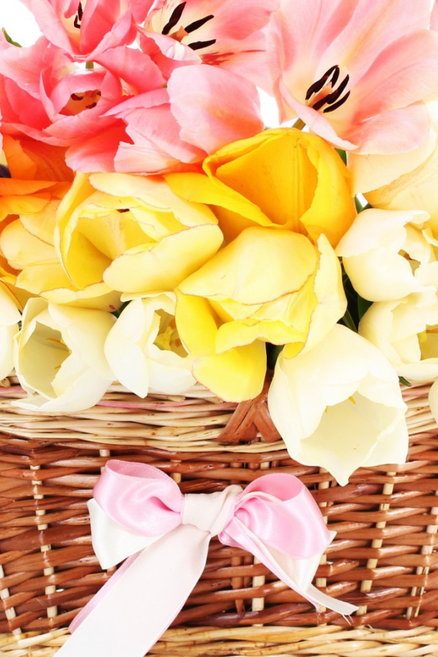 Корзина красивых цветов