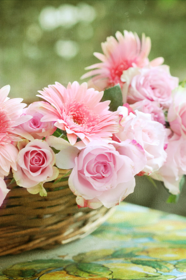 Букет из герберов и роз