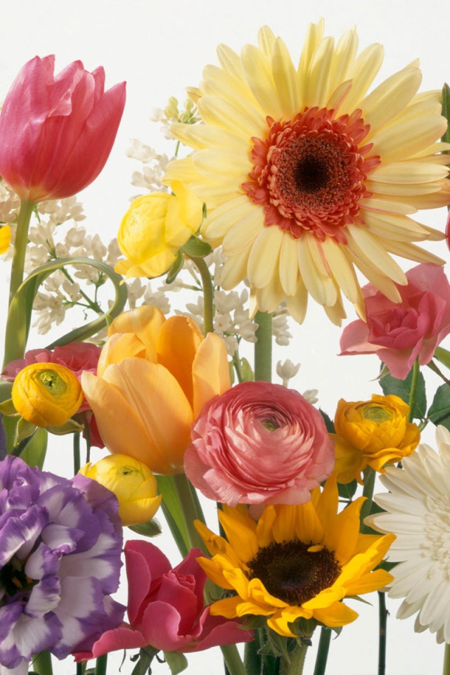 Декор из весенних цветов