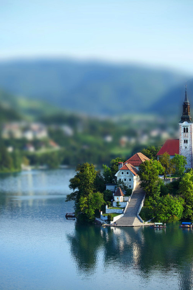 Часовня на острове