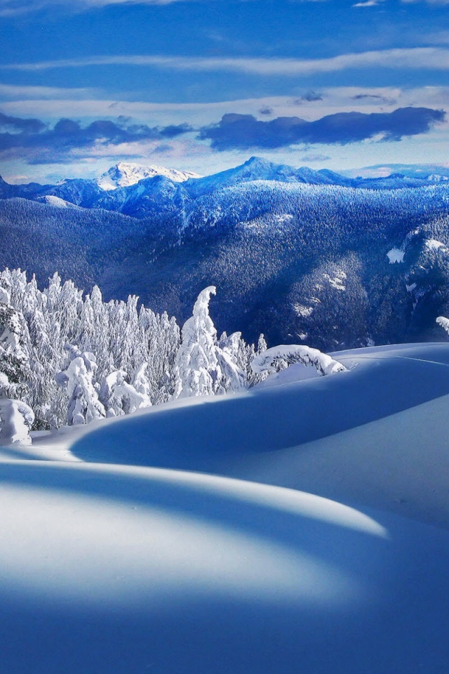 Ледяные горы в Канаде