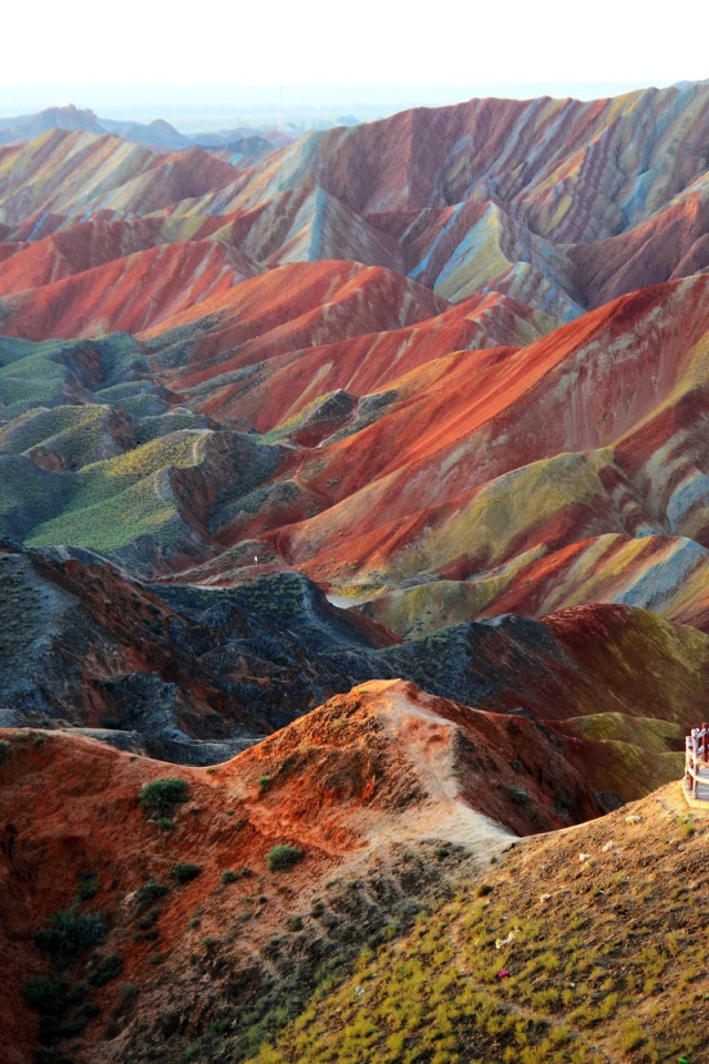 Разноцветные горы Китая
