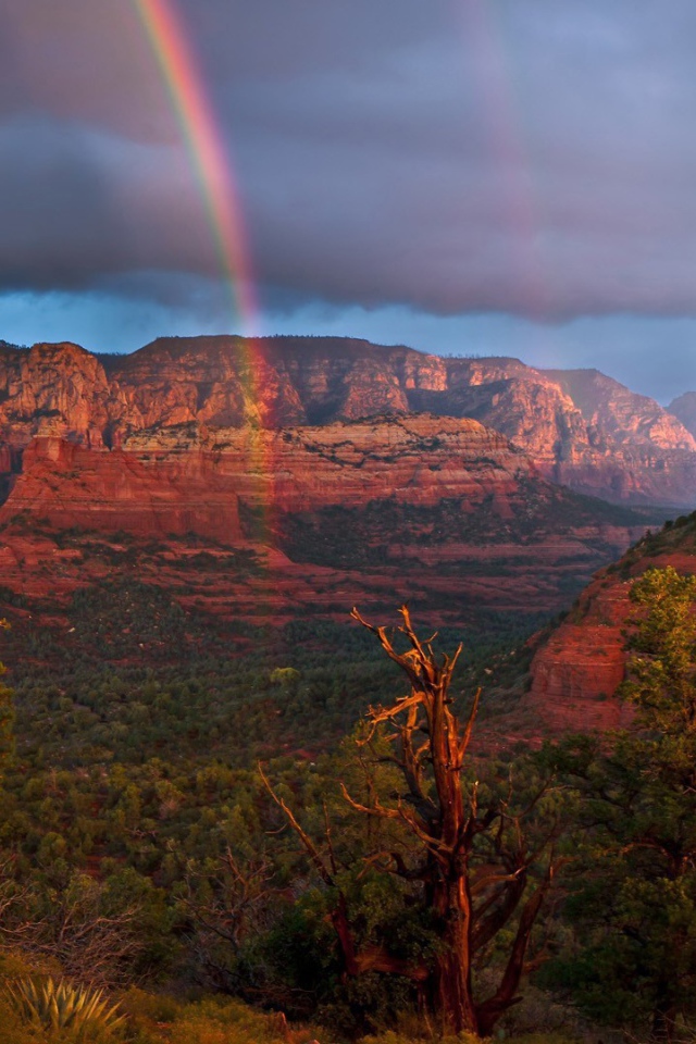 Радуга в каньоне