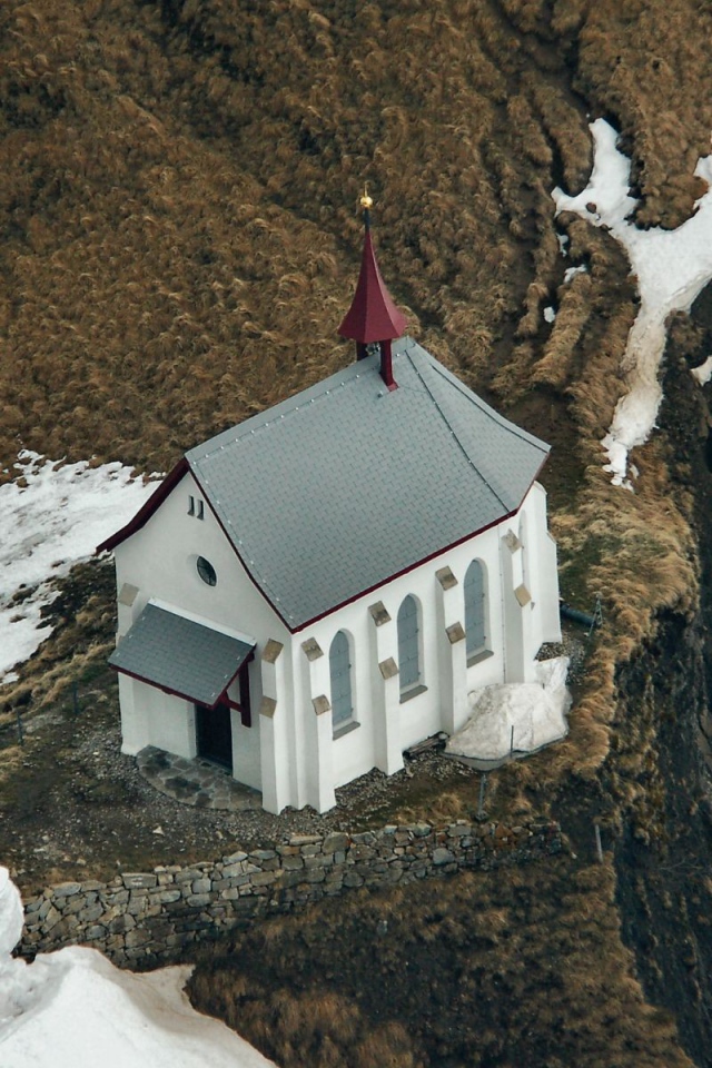 Часовня у отвесного обрыва