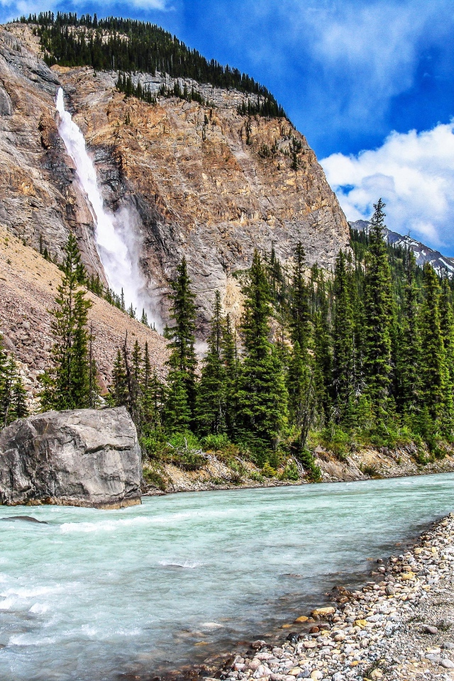 Водопад на горе