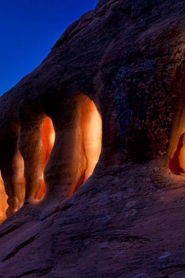 Свет в пещерах