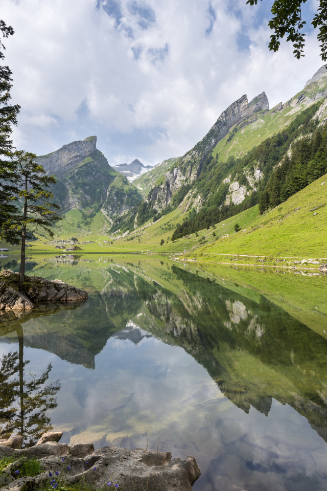 Озеро в Альпах