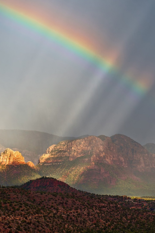Радуга над горами Аризоны