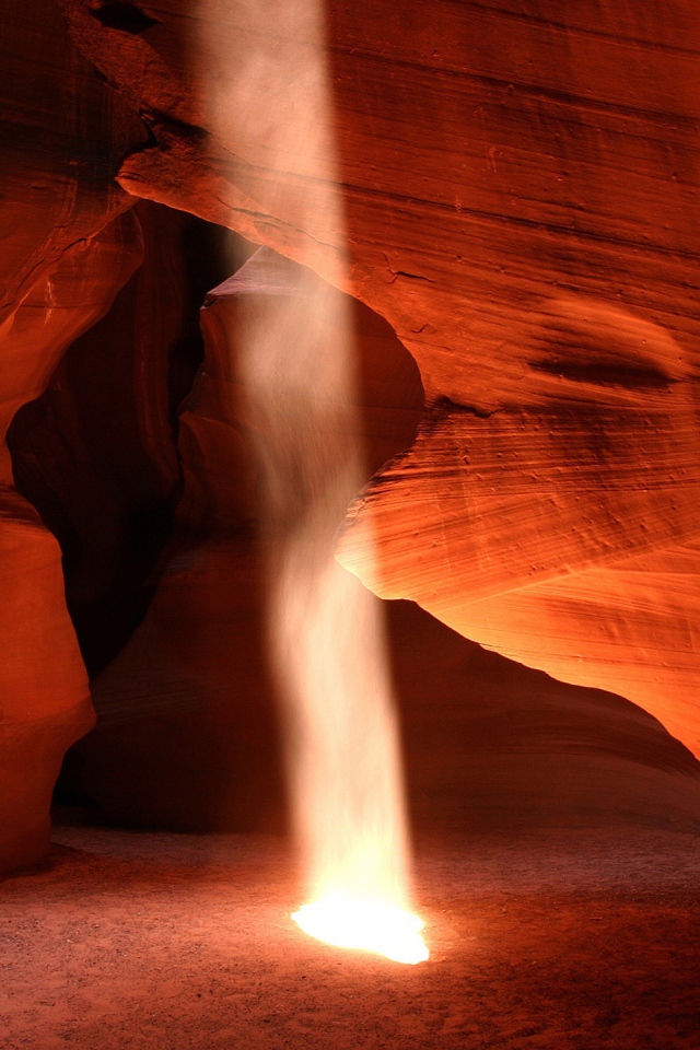 Луч в каньоне