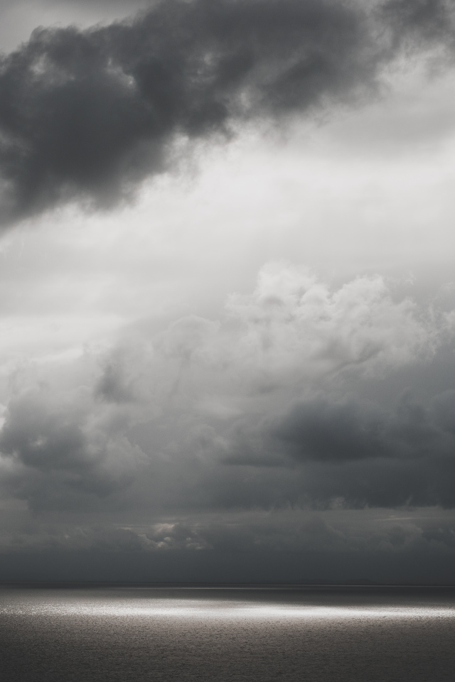 Грустное, серое небо