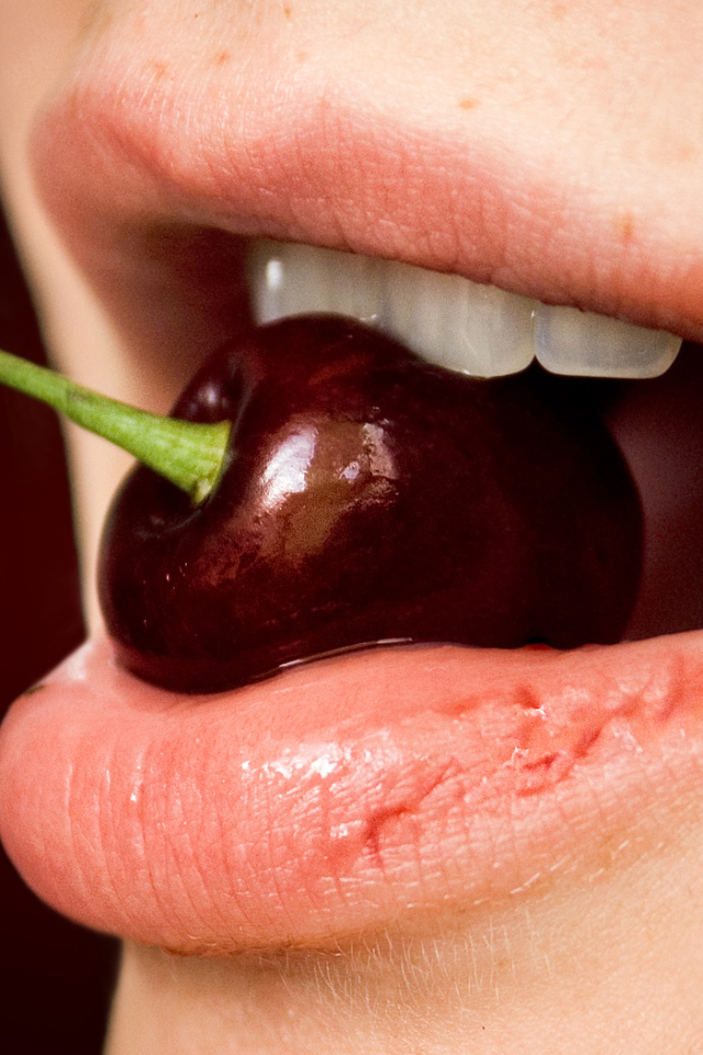 Вишня во рту
