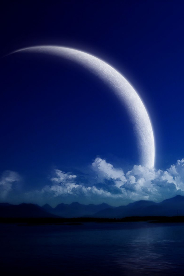 Очень большая луна