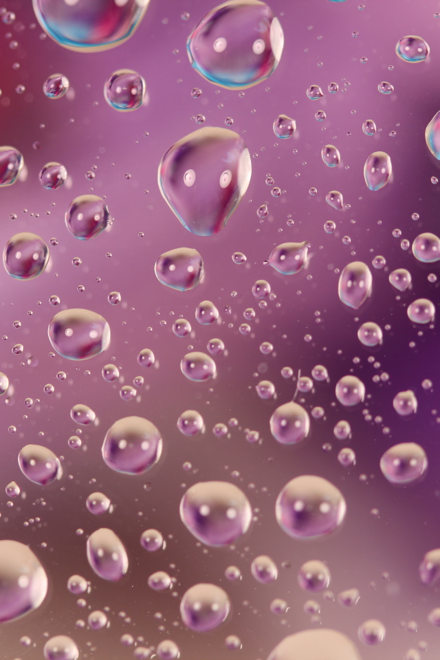 Розовые капли воды