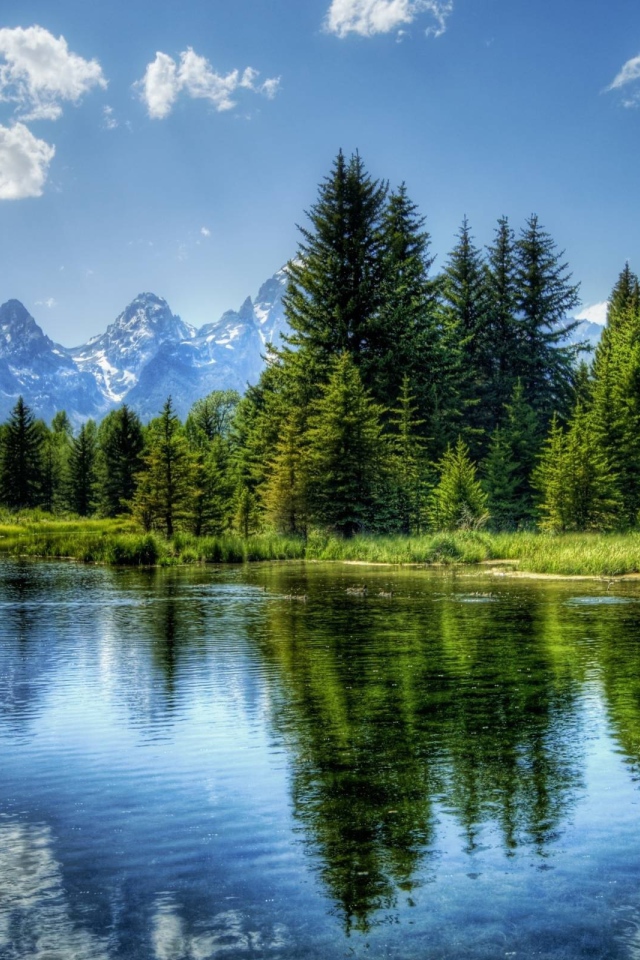 Чистое озеро на Камчатке