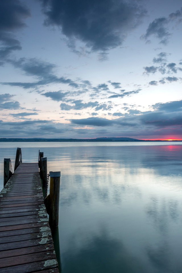 Пирс на озере