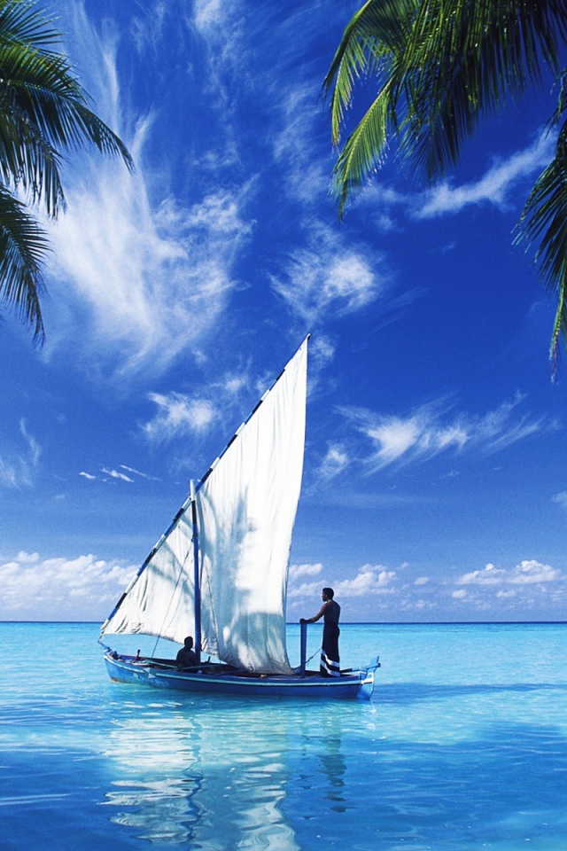 Корабль в Индийском океане