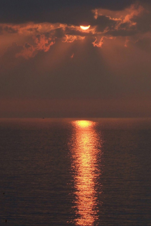 Закат в море