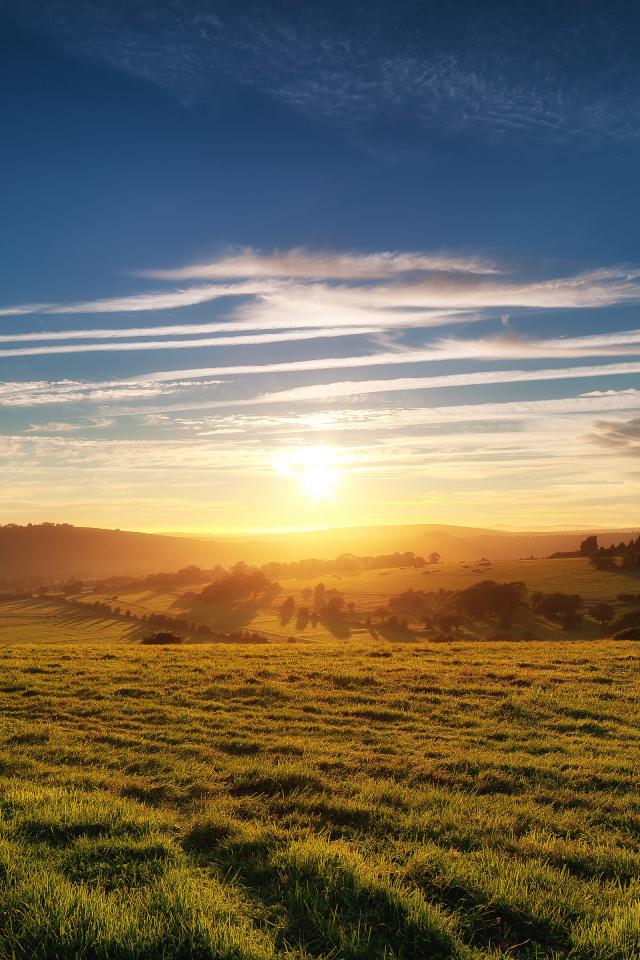 Ясное небо и красивый закат