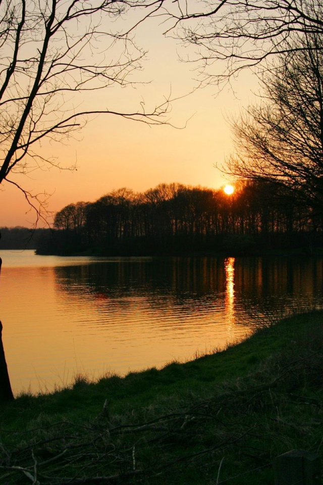 Вечер на тихом озере