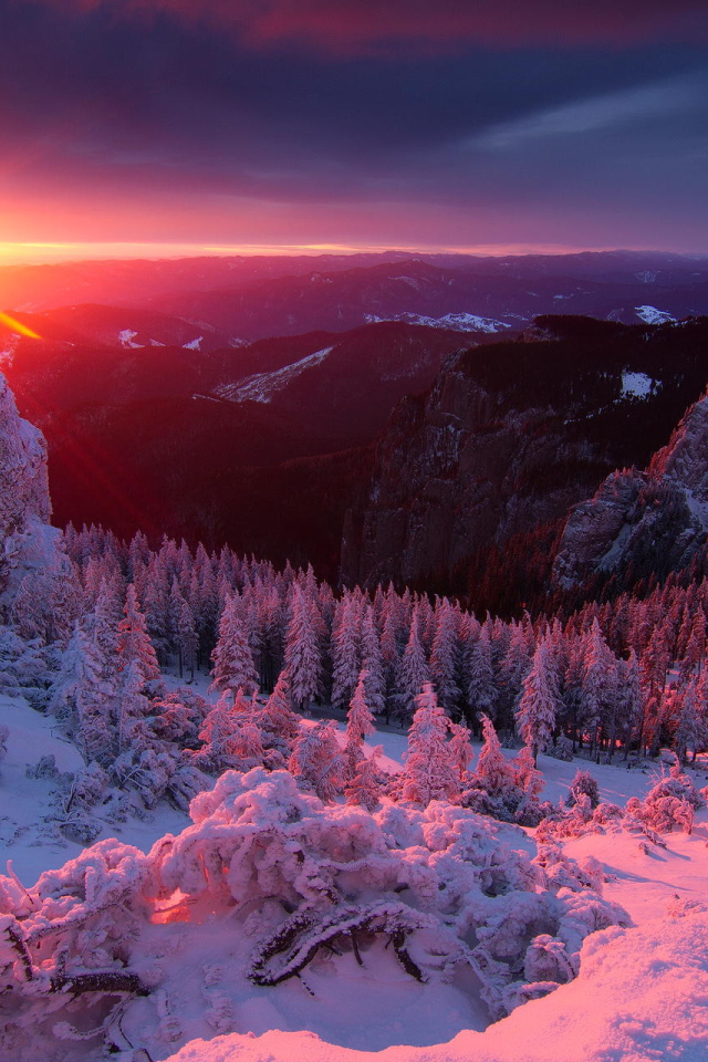 Закат в зимних горах