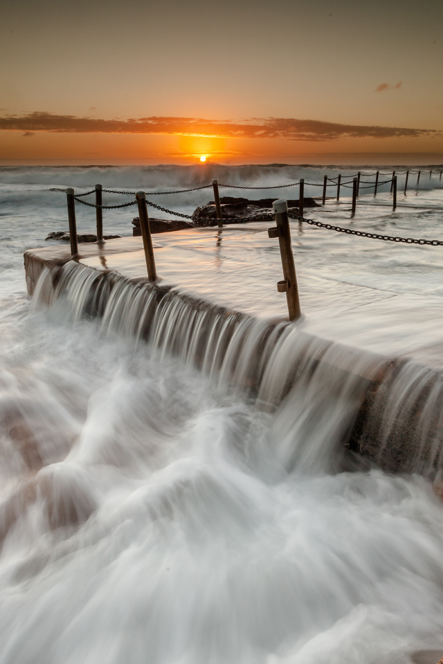 Закат на пирсе
