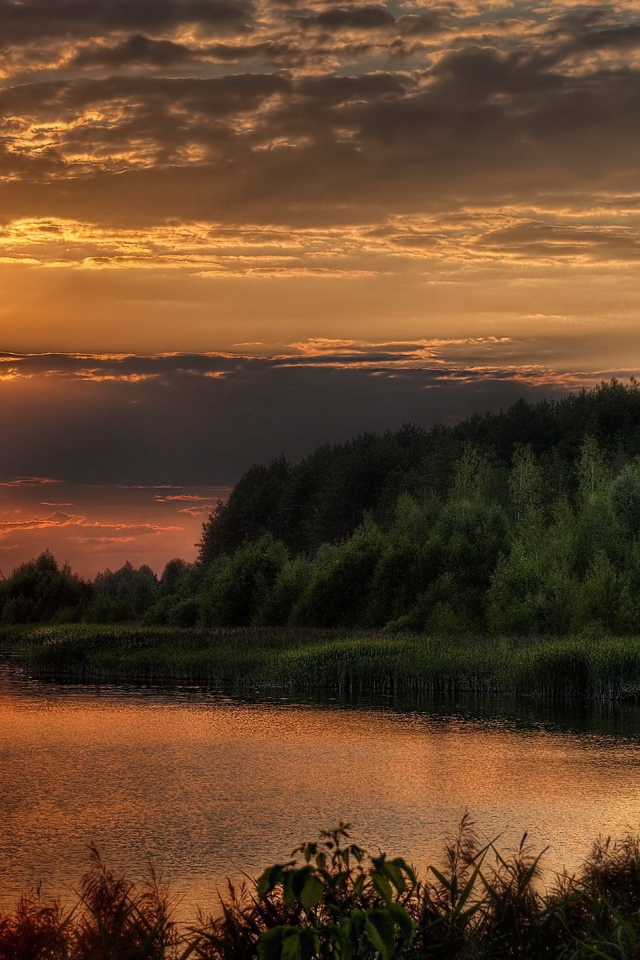 Закат солнца за тучу