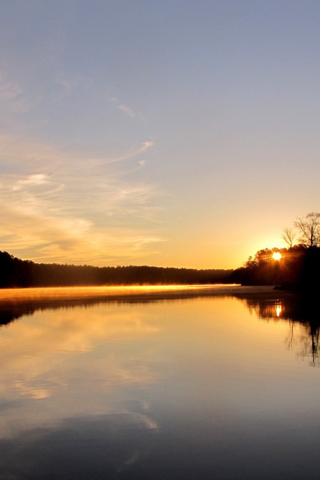 Закат над рекой