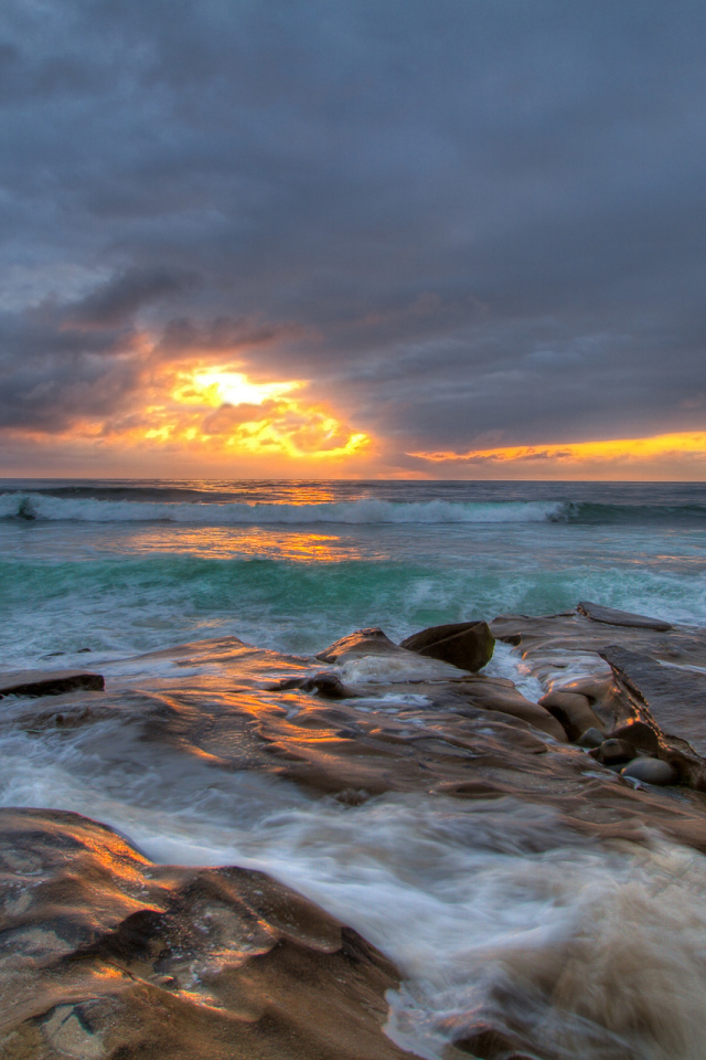 Облачное небо над морем