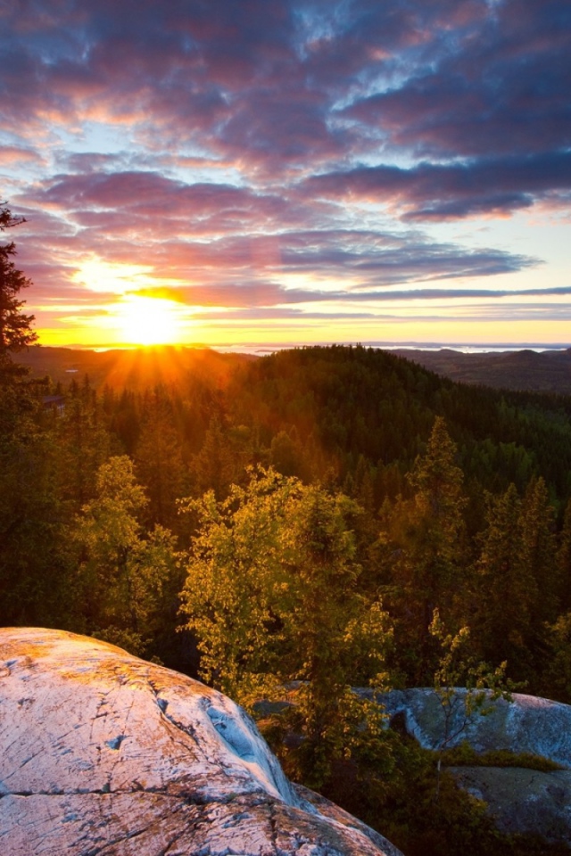 Закат на скале