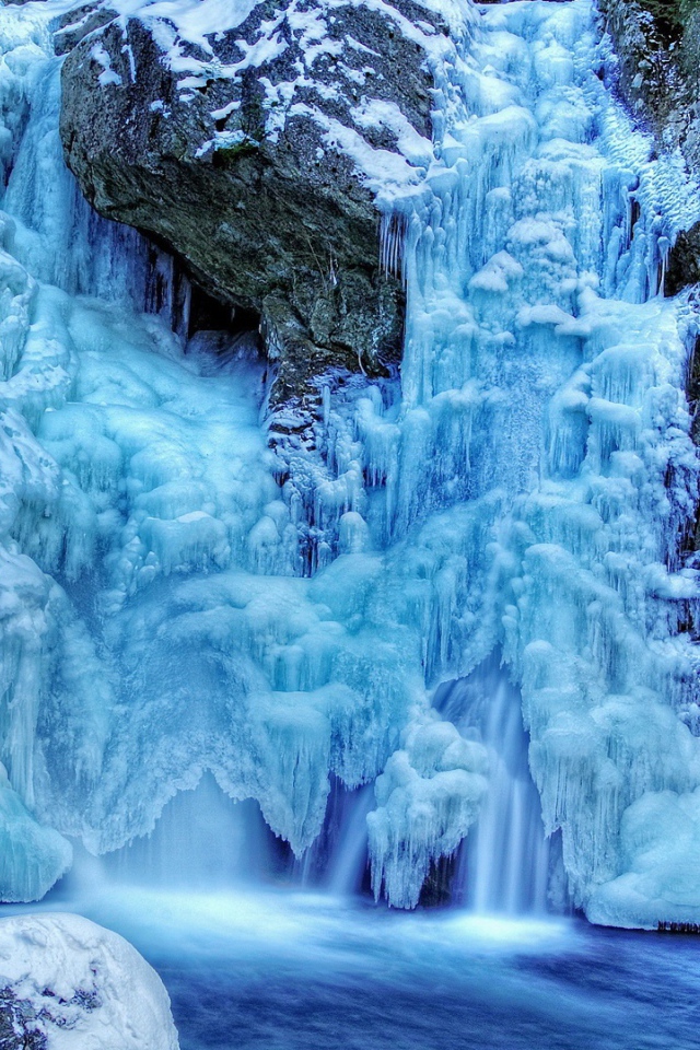 Замерзший водопад в Германии
