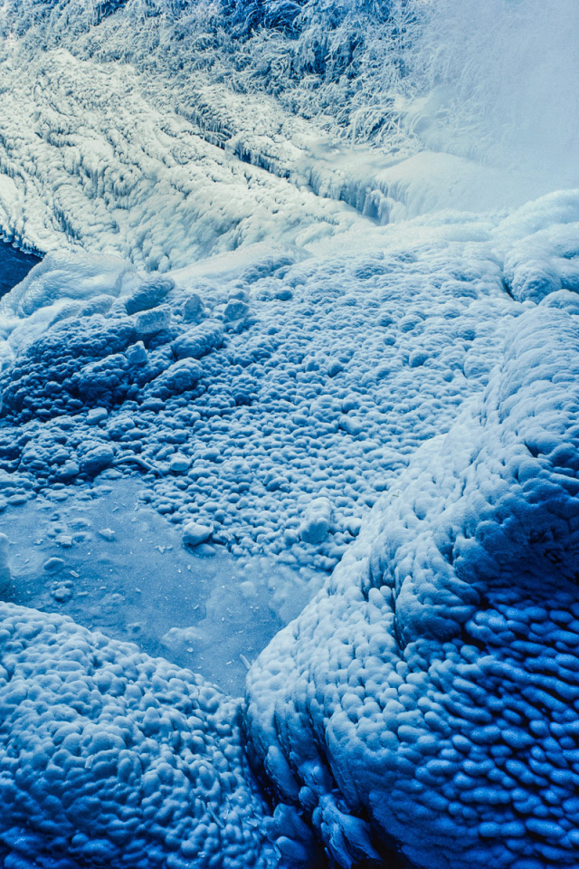 Замерзший водопад в Северной Каролине