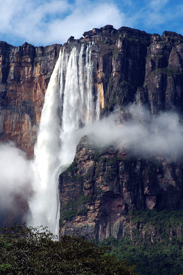 Водопад в Венесуэле