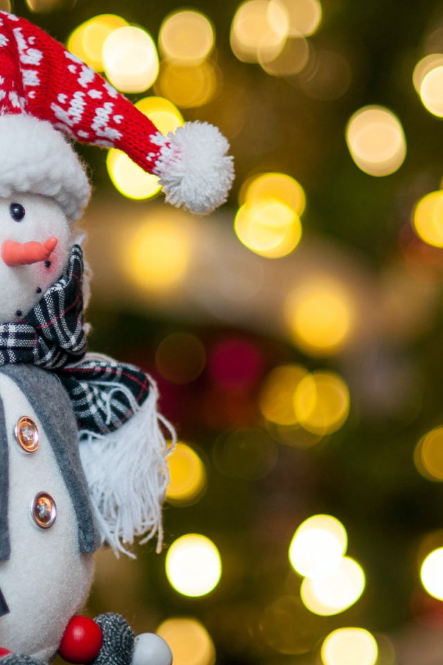 Снеговик с лопатой