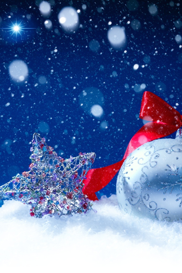 Белый шар с красной лентой