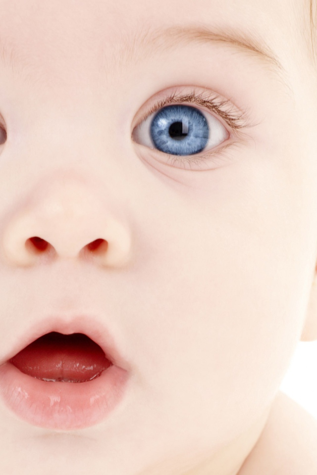 Голубоглазый малыш