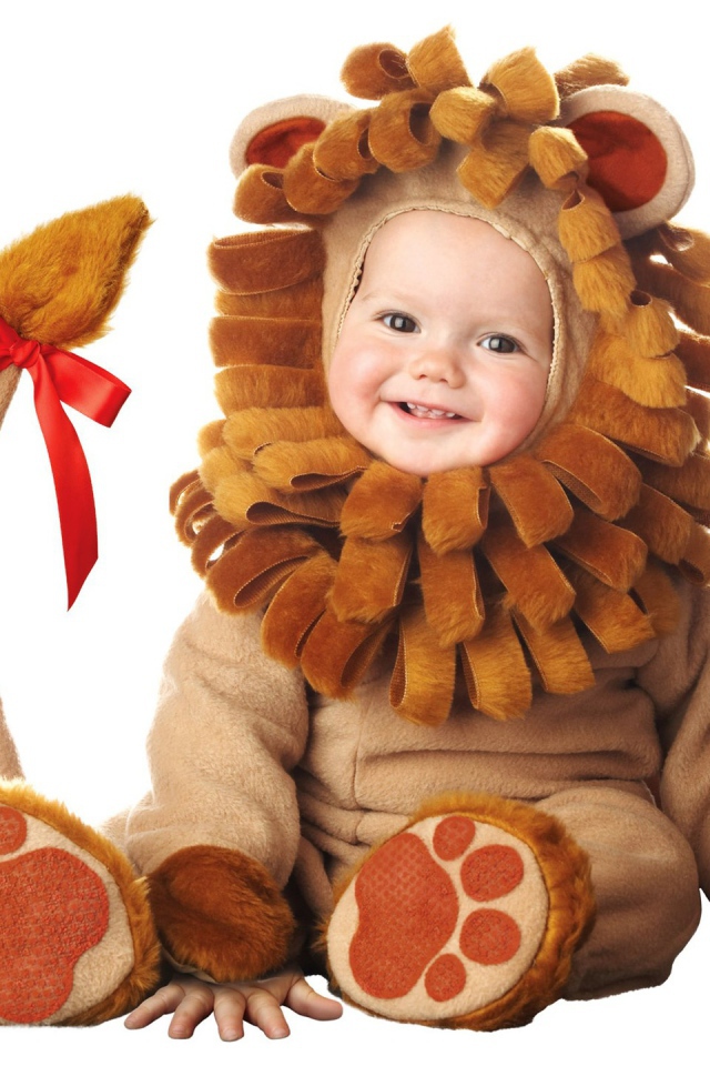 Ребенок в костюме