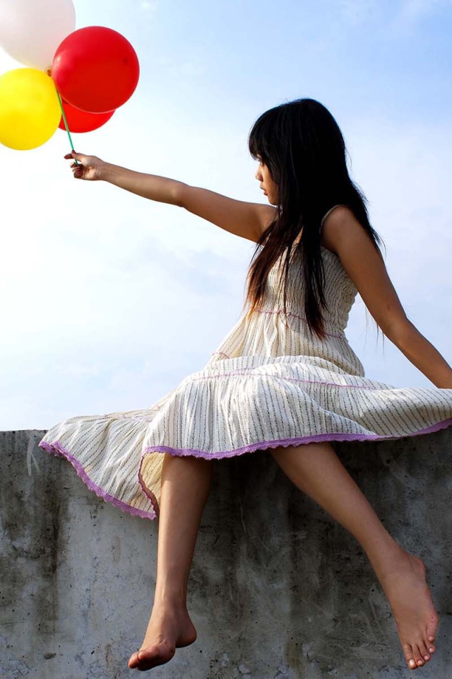 Девочка с воздушными шарами