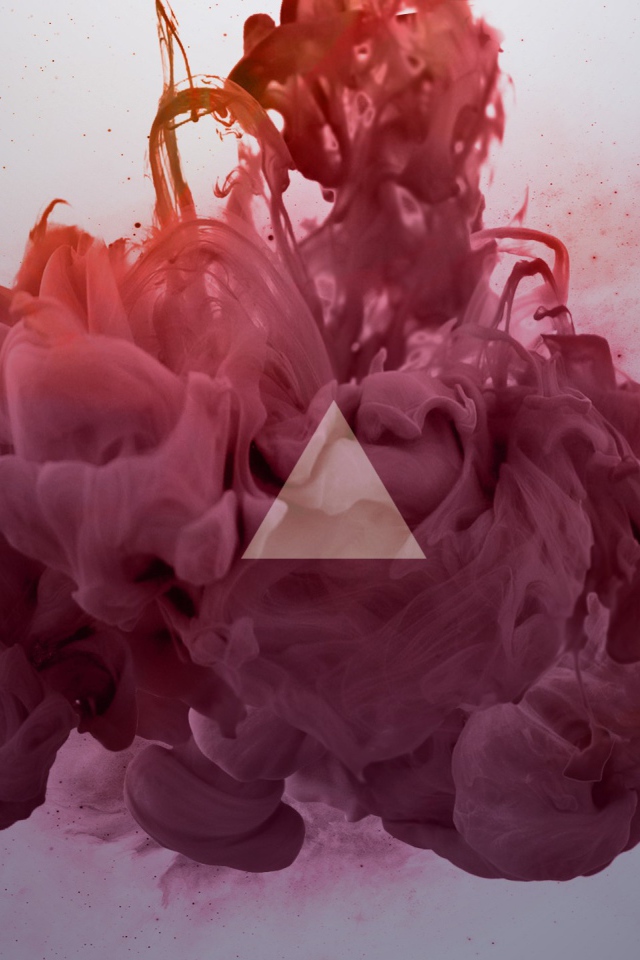 Треугольник на мазках краски