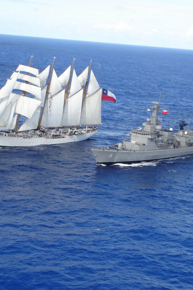 Парусный и военный корабли