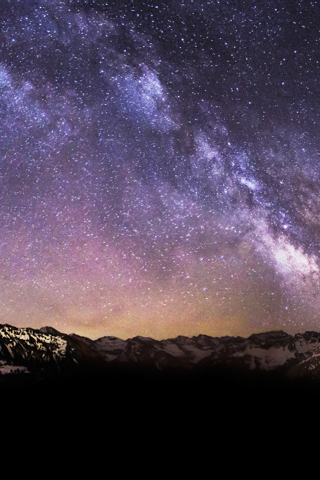 Удивительный Млечный Путь и горы