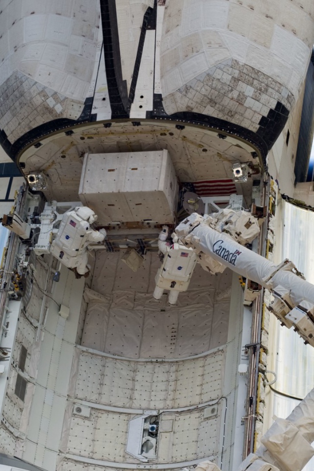 Астронавты в открытом космосе