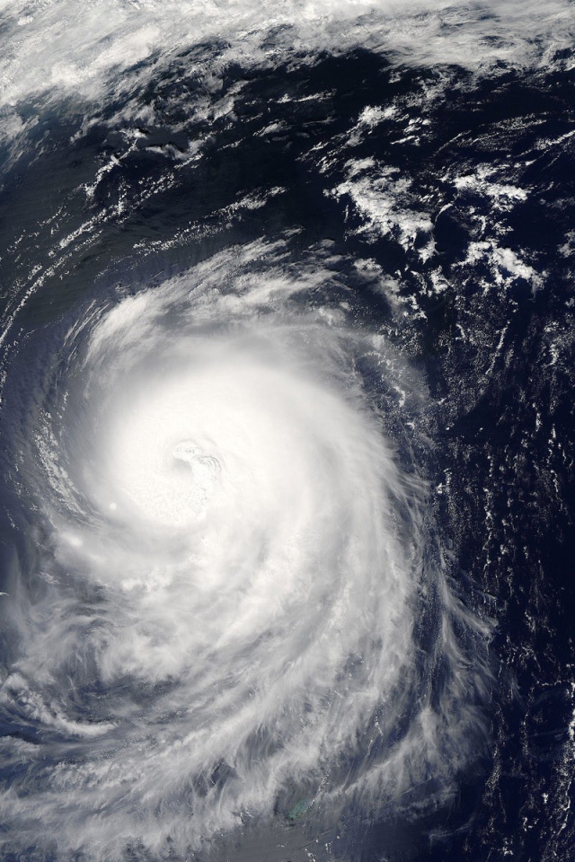 Вид на циклон из космоса