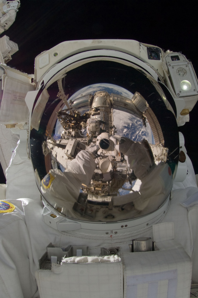 Автопортрет космонавта
