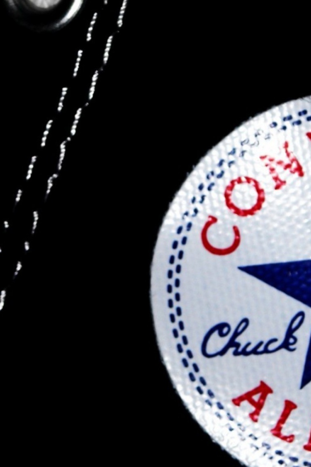 Фирменные кеды с логотипом