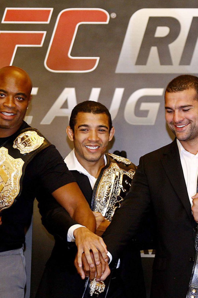 Известный боец Хосе Альдо