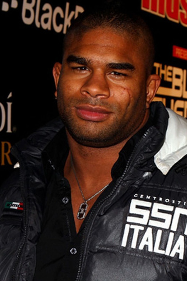 Бесстрашный боец UFC Алистер Оверим