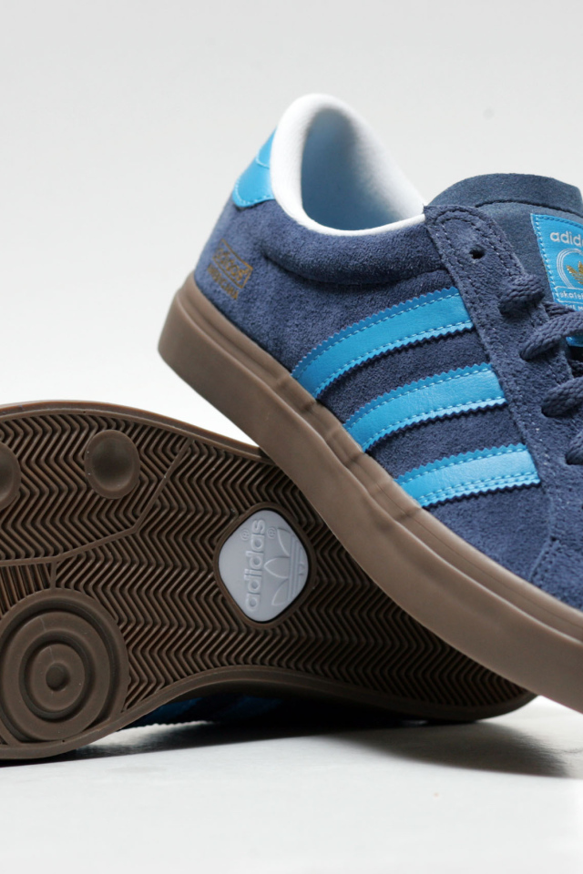 Кеды от фирмы Адидас